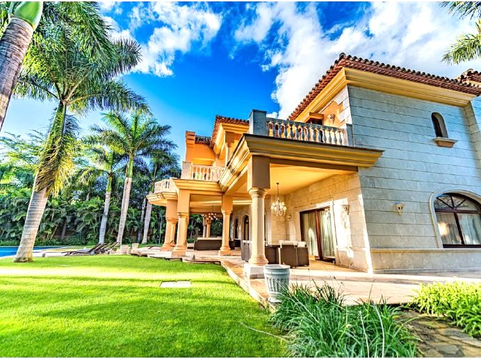 Spanien-Marbella/ Traumvilla mit Pool und Luxusausstattung