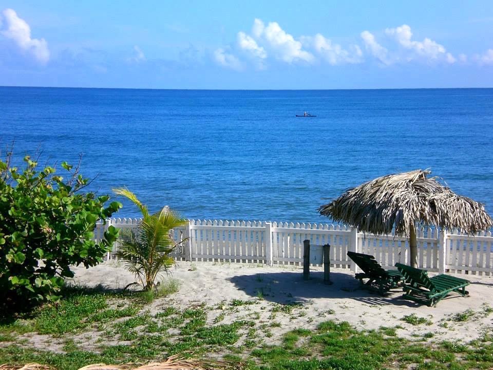 (4993) Honduras-La Ceiba/ Ferienanlage mit eigener Sandstrand im Karibischen Meer-<br>Hotel-Neubau möglich!