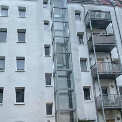 (6329) Friedrichshain/ Samariterkiez- Großzügige Altbauwohnung mit Küche und Bad