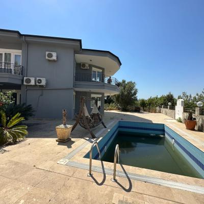 Alanya-Kargicak/ Attraktive Villa mit Pool und Meerblick (ca.750m zum Strand)
