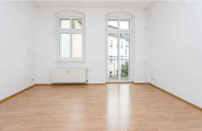 Friedrichshain/ Bezugsfreie Altbauwohnung mit Balkon im Boxhagener Kiez