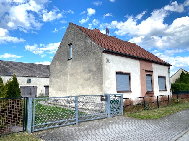 -Spreenhagen/ Einfamilienhaus mit Keller u.Garage + sep.Bauland (Eigentümerwohnrecht erwünscht)-
