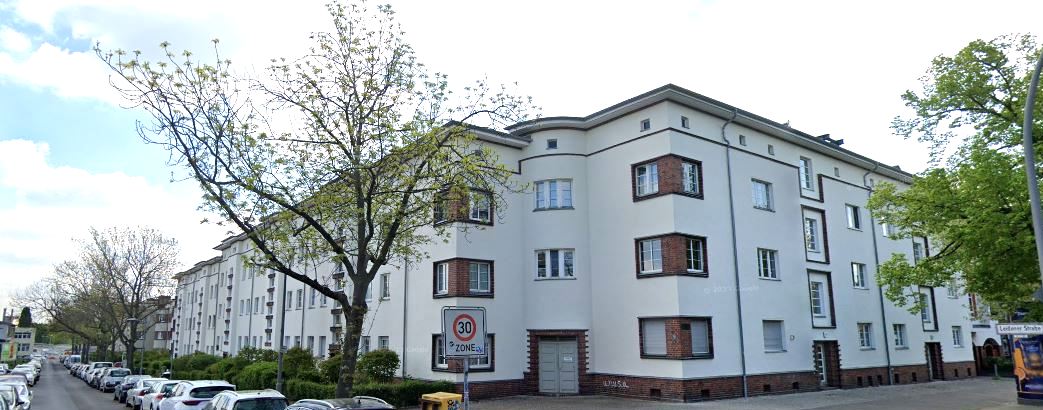 - Nähe U7-Blaschkoallee/ mod. Altbauwohnung mit Wannenbad und Balkon -