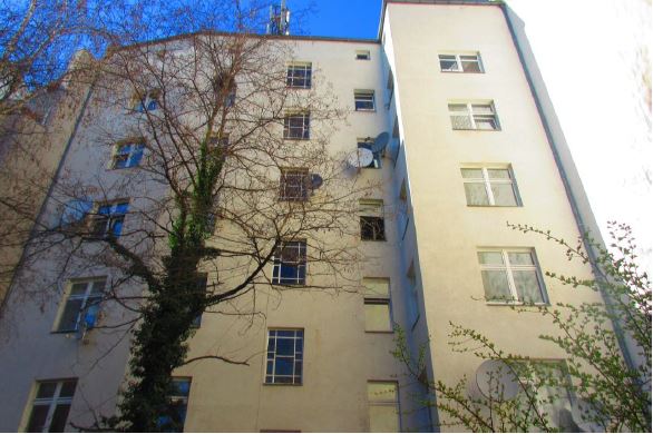 Wedding-Kiezlage/ 2 Wohn- und Geschäftshäuser im Paket mit Erweiterungspotenzial